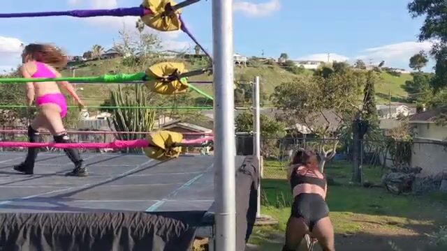 stevie kixx vs lois hardcore match