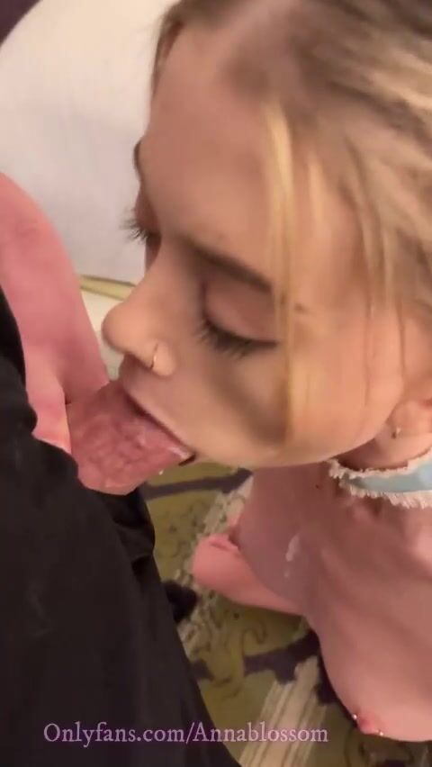 AnnaBlossom Lingerie Facial
