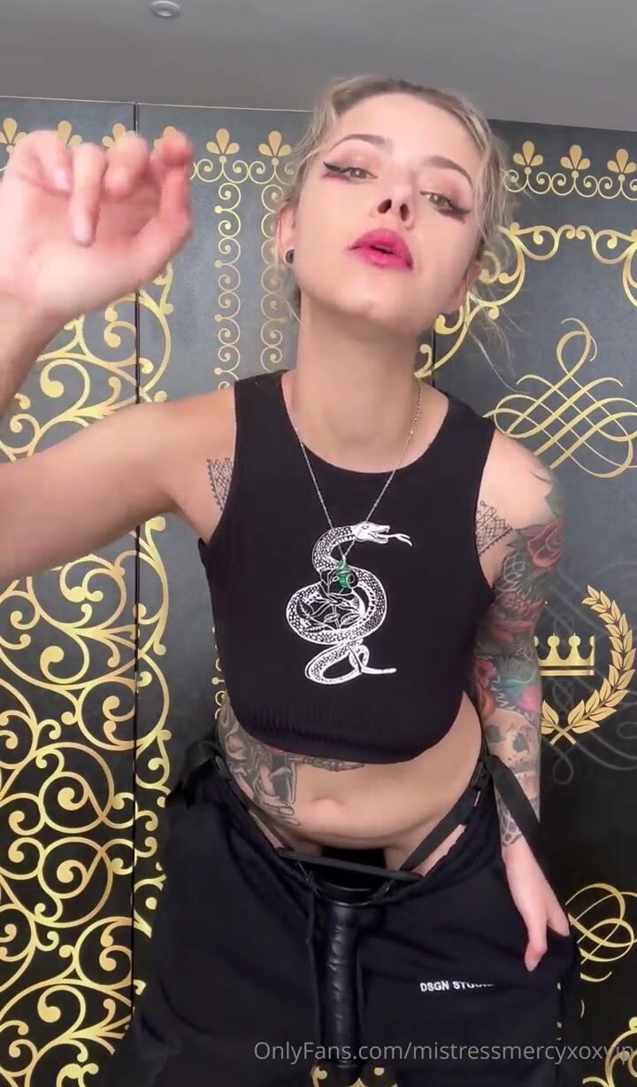 mistressmercyxox bbc strapon