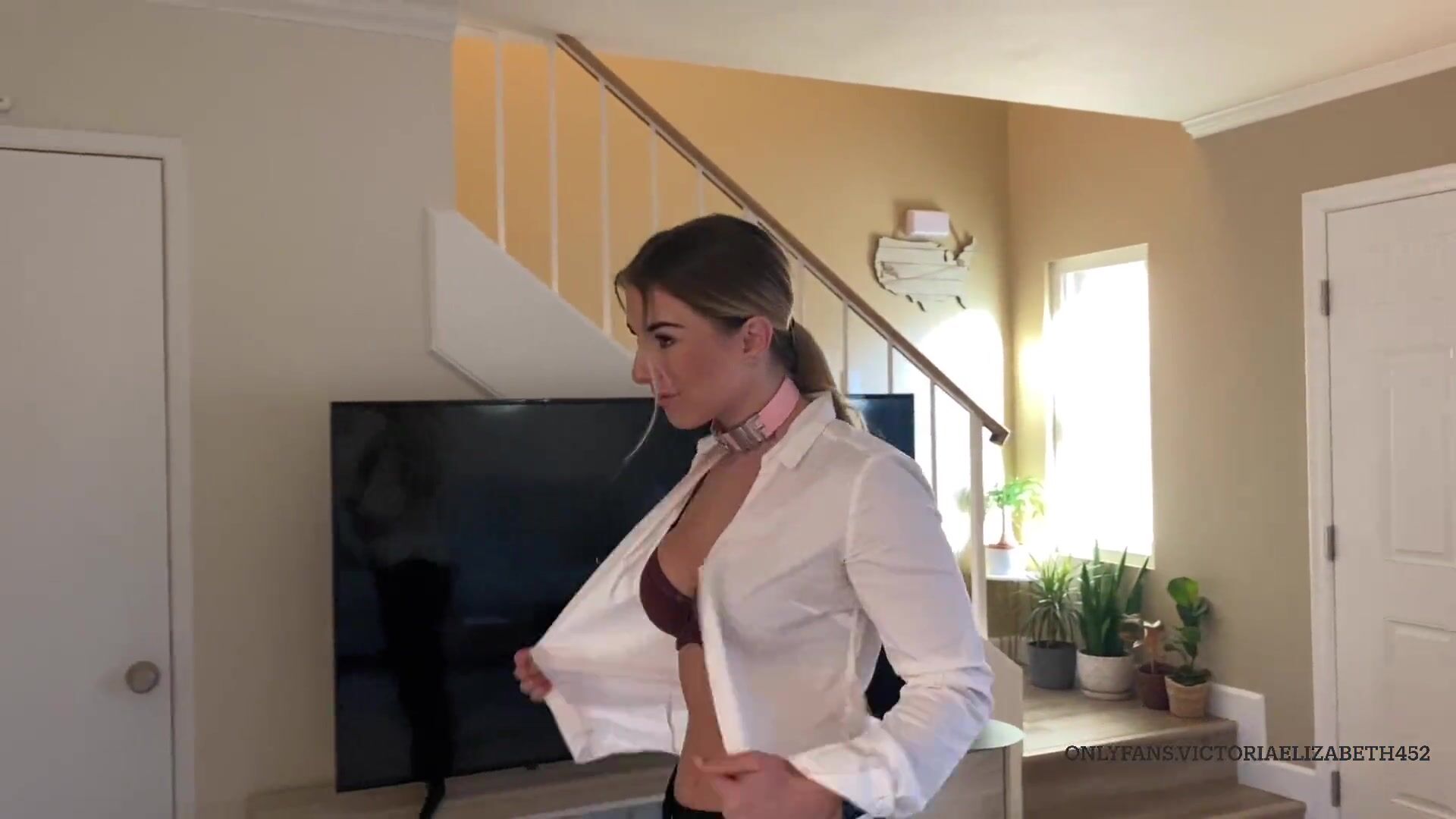 Victoria Elizabeth Pleases Her Master