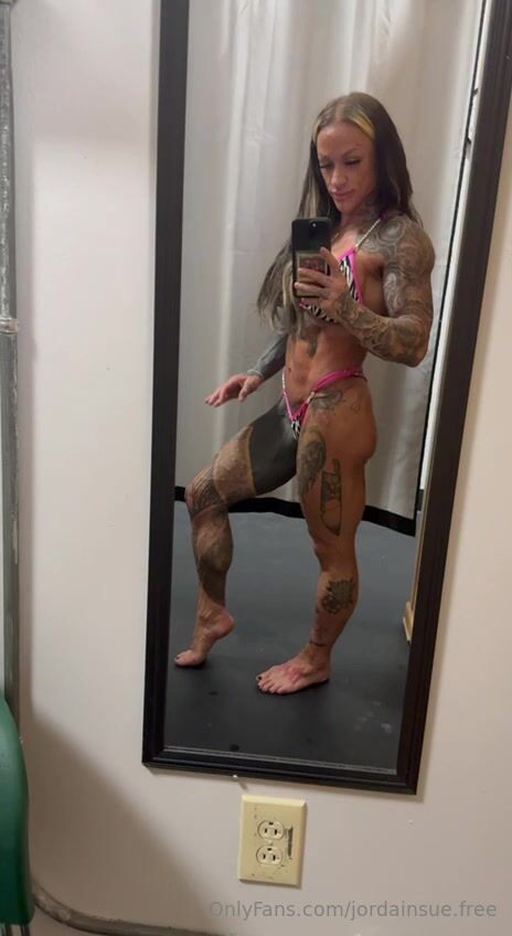 Tatted up muscle girl