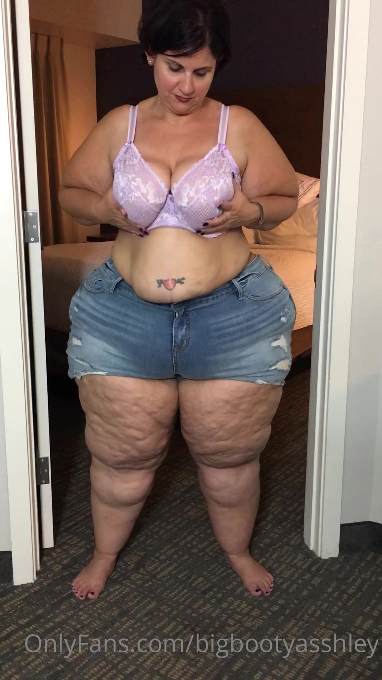 bigbootyashley