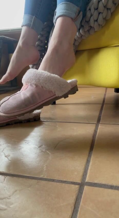 Miss Eva M- slipper shoe play