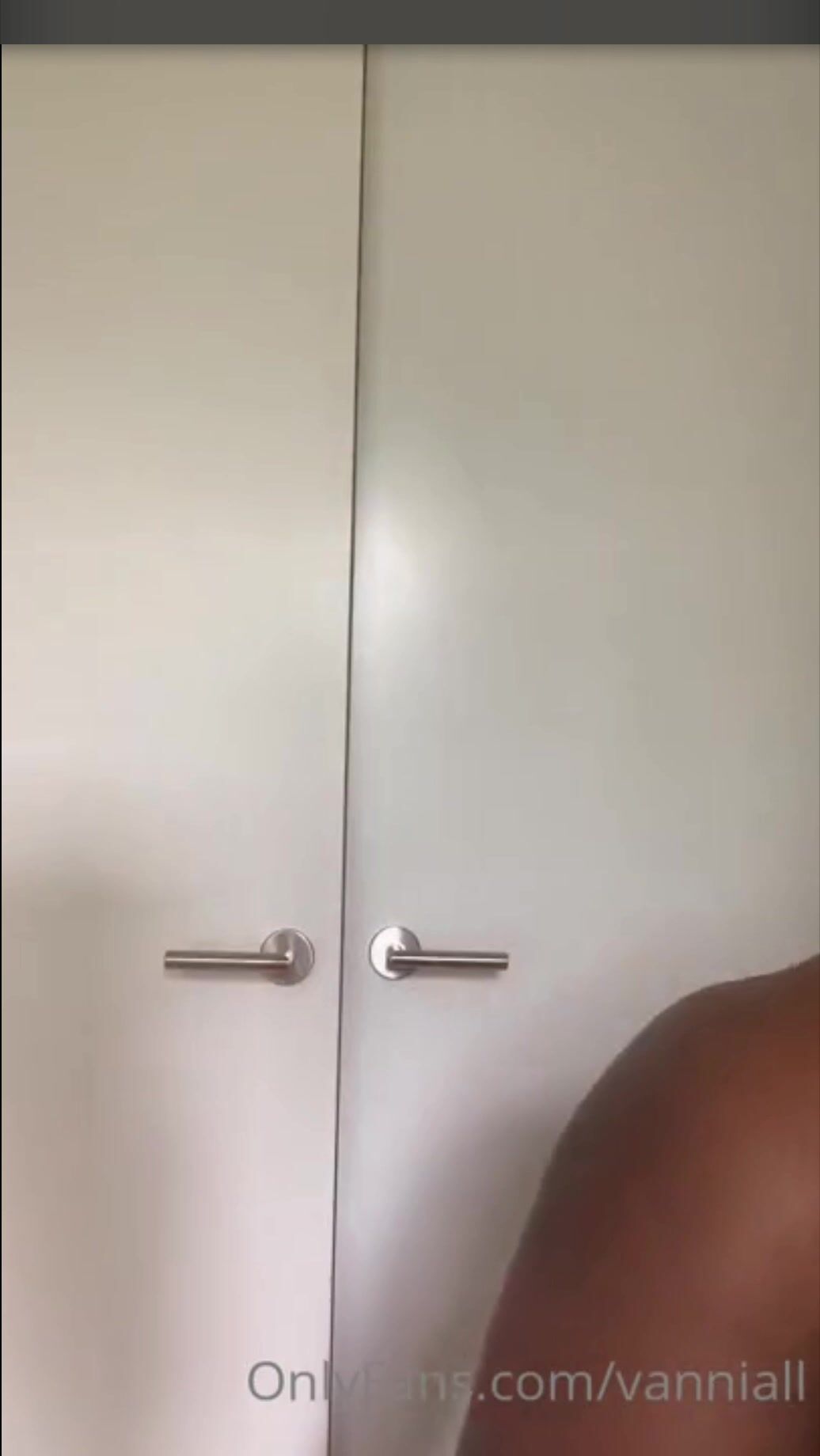 Vanniall Standing Stroke