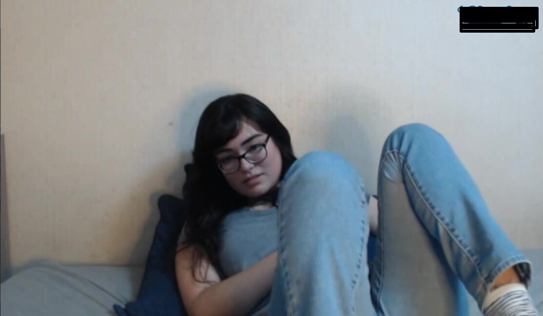 dronae in jeans