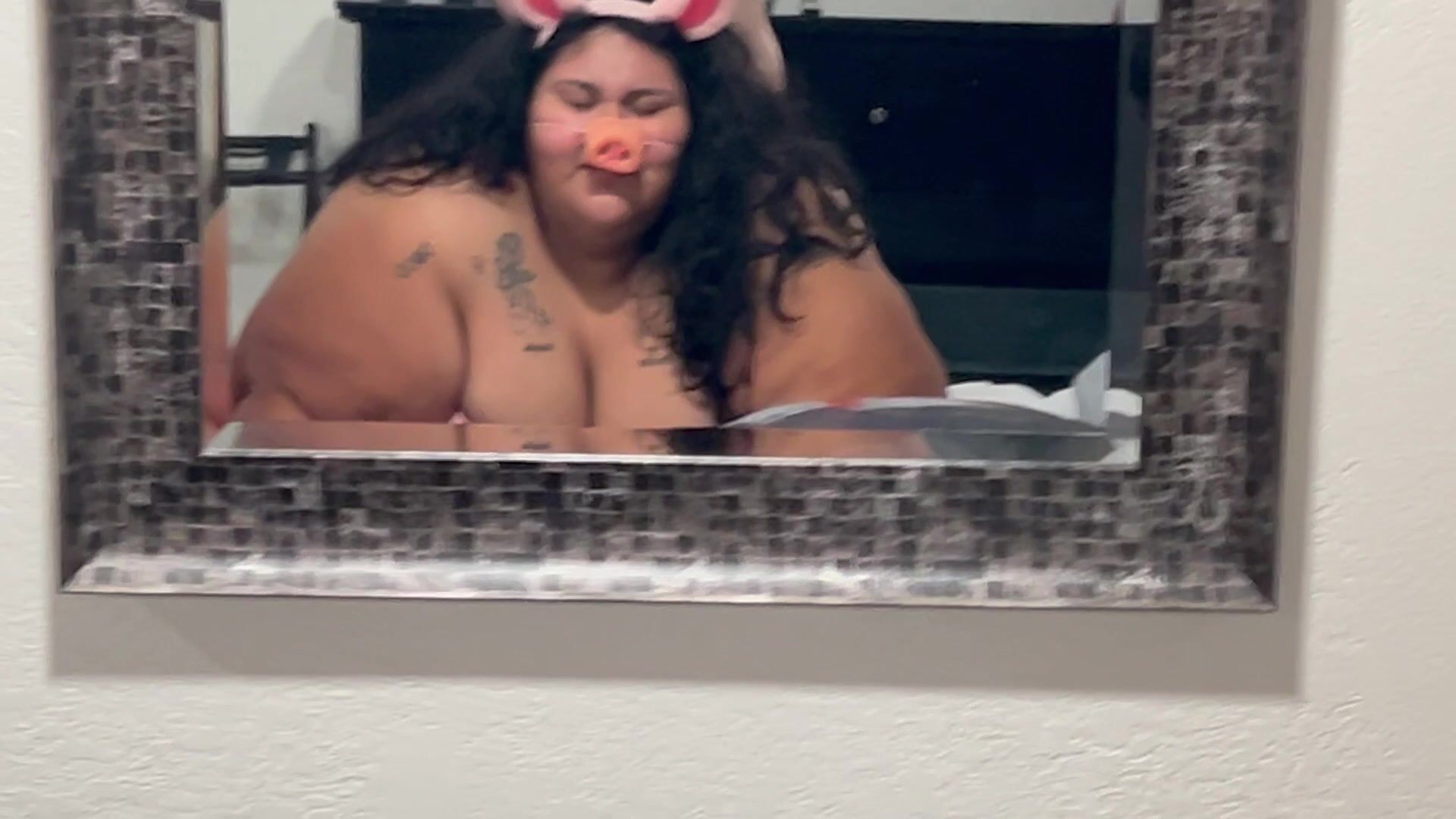 USSBBW QueenYaya piggy play fuck