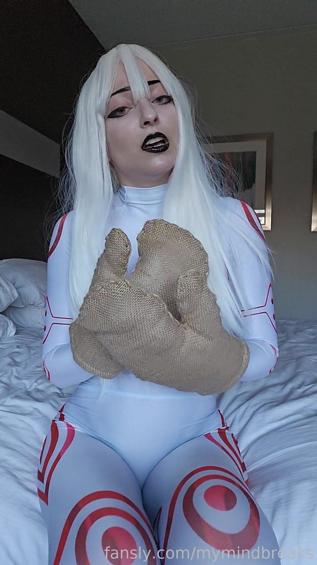 mymindbreaks - ballbusting pov in cosplay