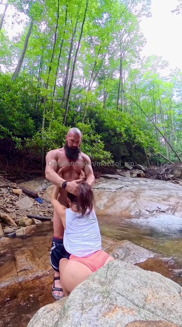 Marisol fucking in nature with her man