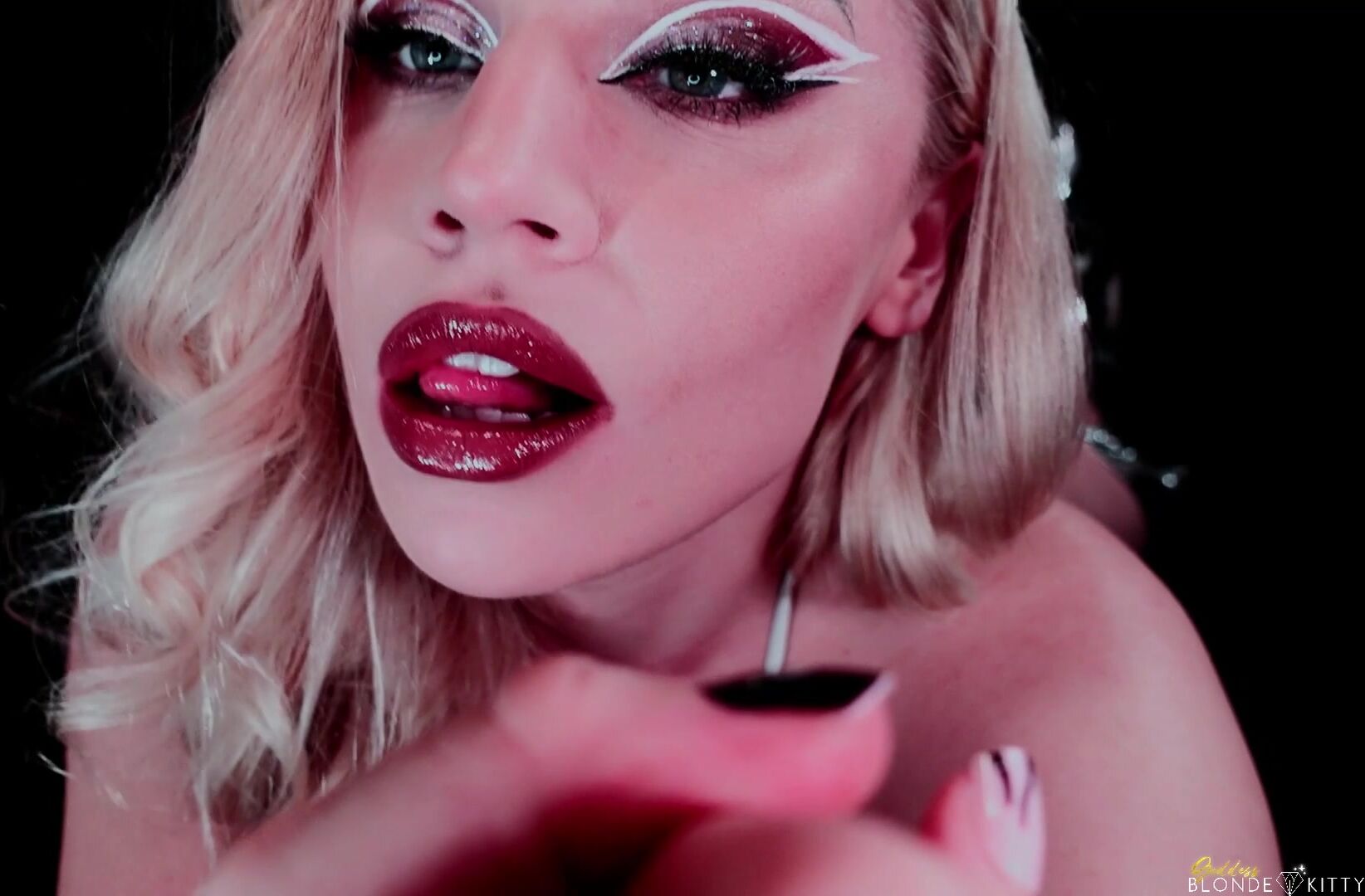 Goddess Blonde Kitty The Metaverse