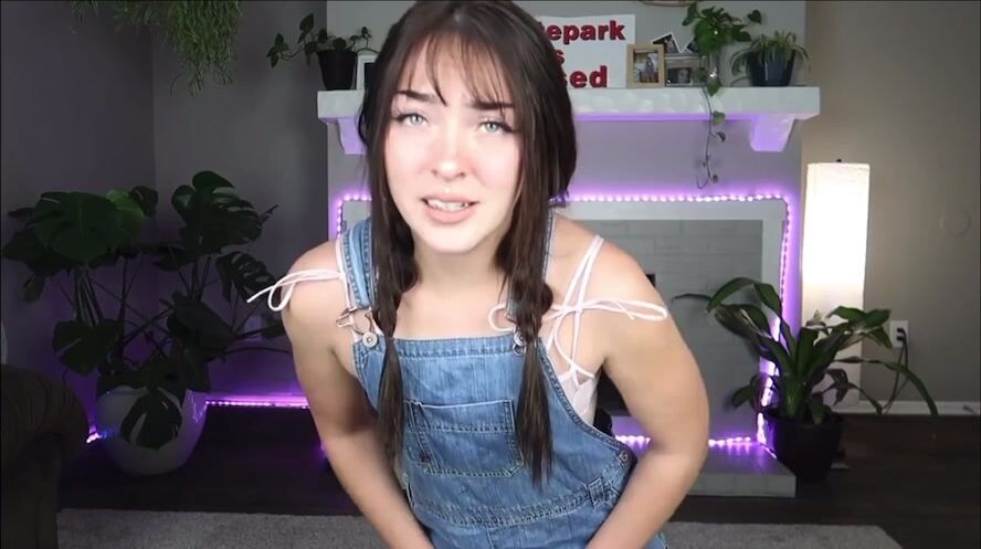 MillieMillz piss her panties while giving you JOI