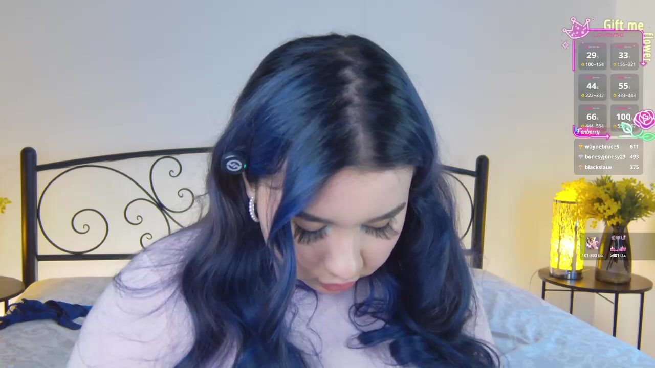 Vivian_n's dildo play