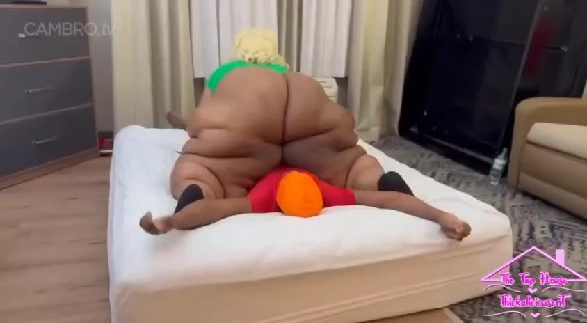 Ssbbw Thickalicious Facesitting squashing smothering