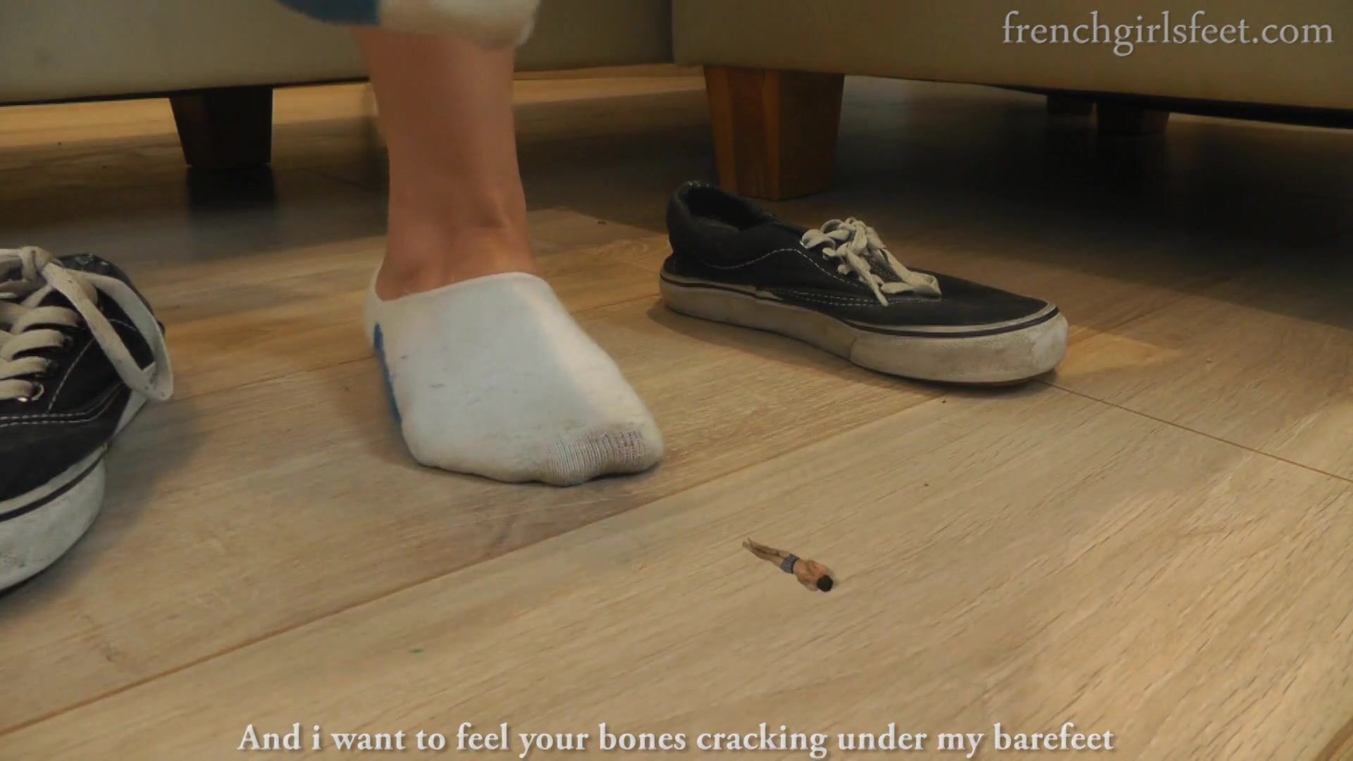 FrenchGirlsFeet Hanna - Tiny Slave can't Survive under her Stinky Feet