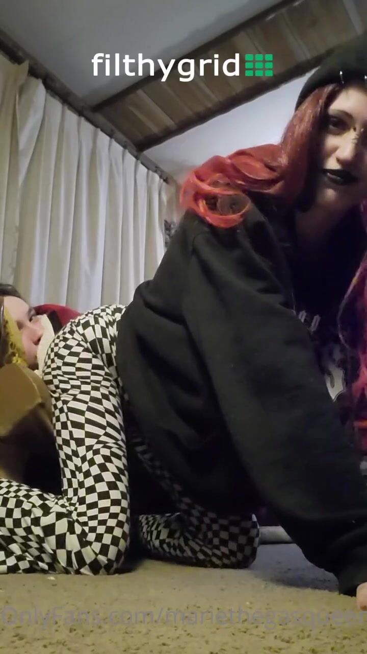 MariethegasQueen farts on friend while asleep