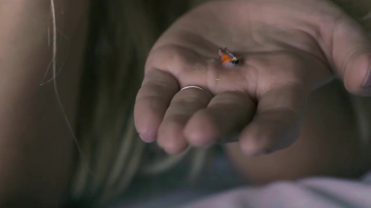 Beth Bennett giantess sister
