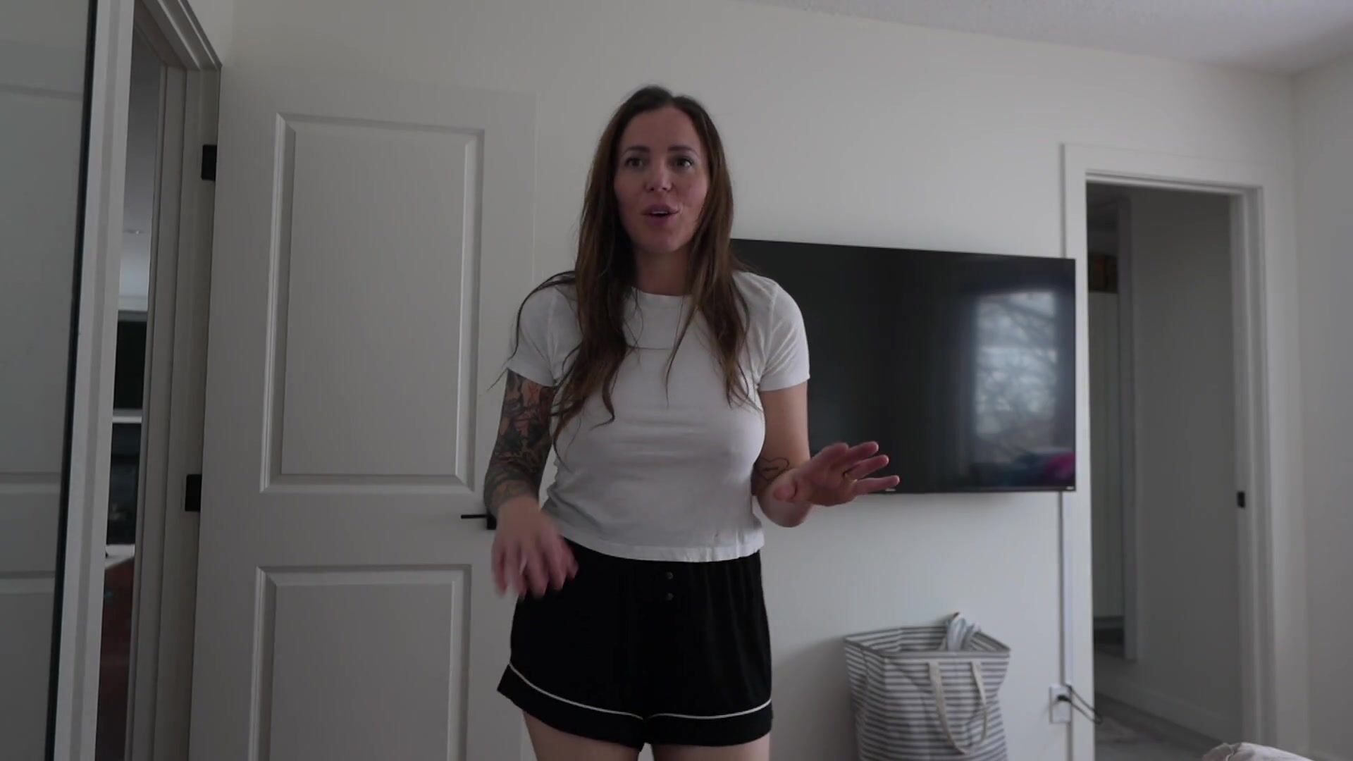 yogabella - Your Girlfriend's step-Mom