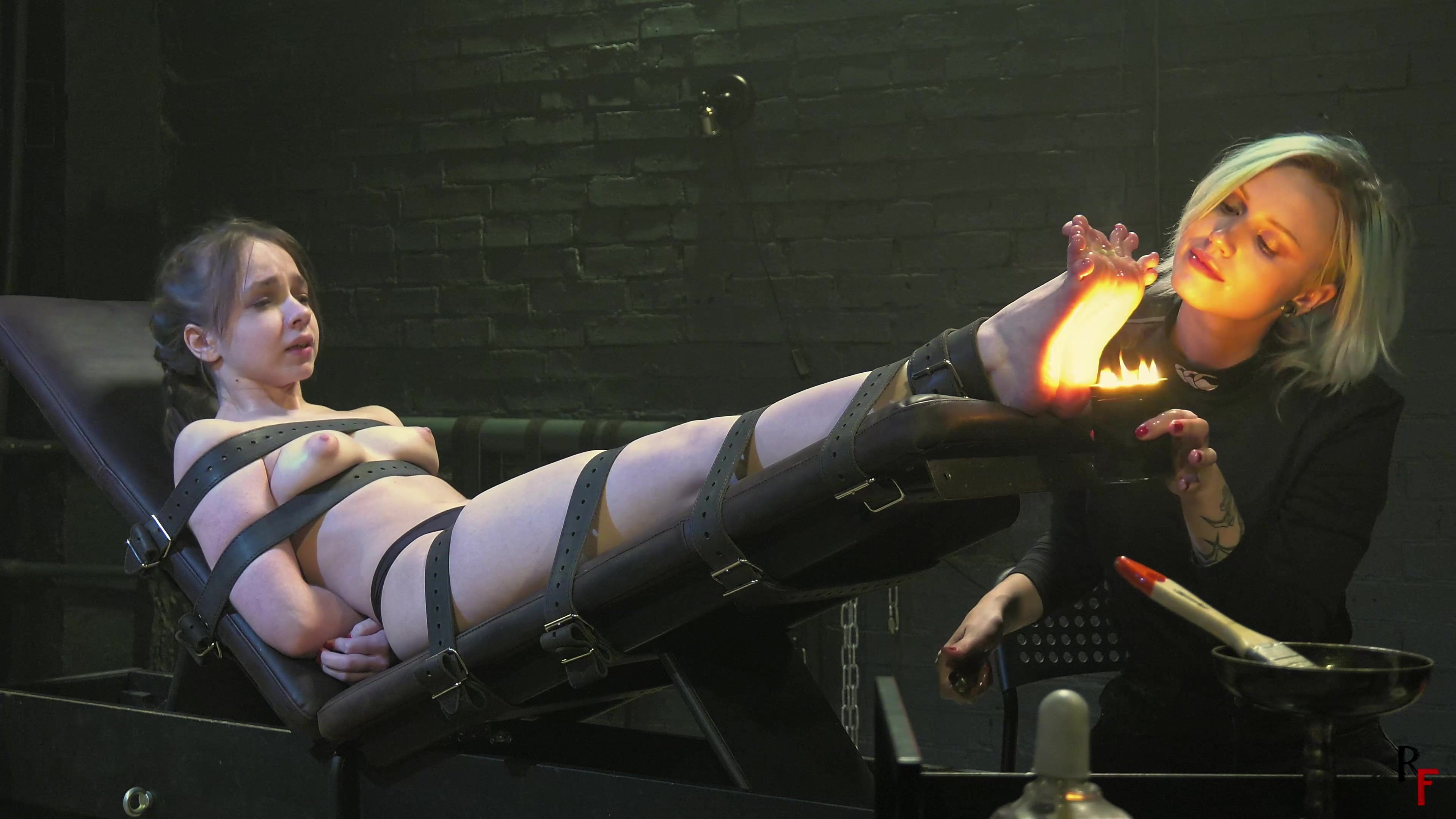 RF-Astrid Plays with Fire - Arina's Feet Meet the Heat