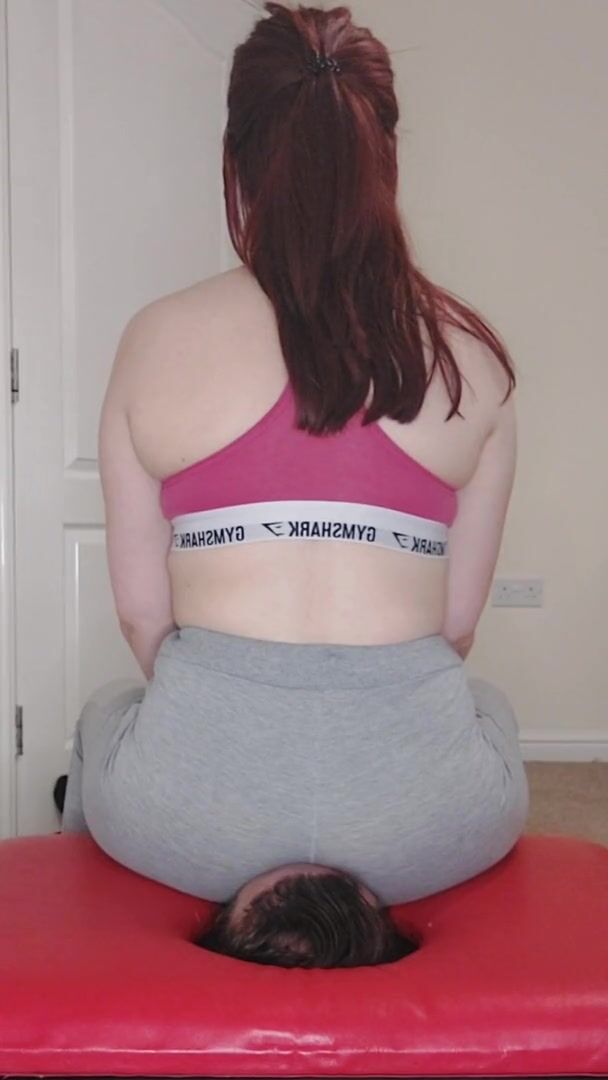 Goddess peach smother box face farting
