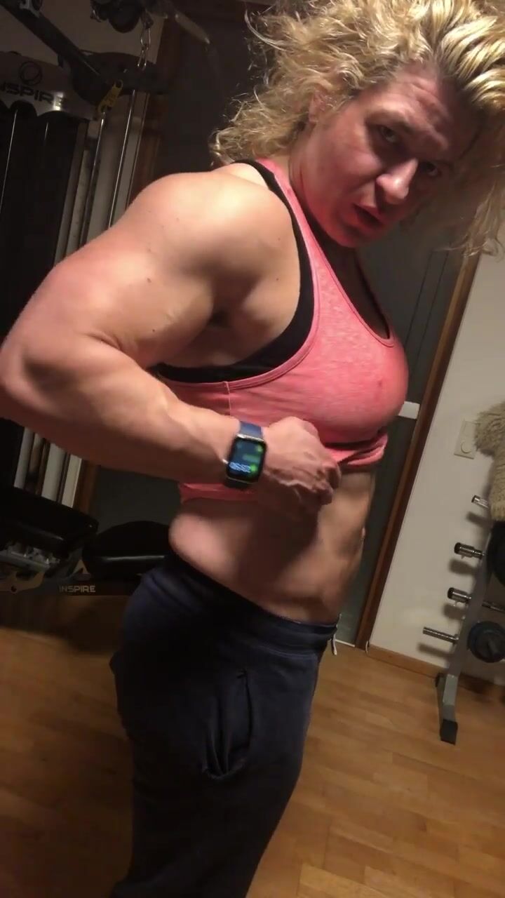 JoJo Muscle pussy slip
