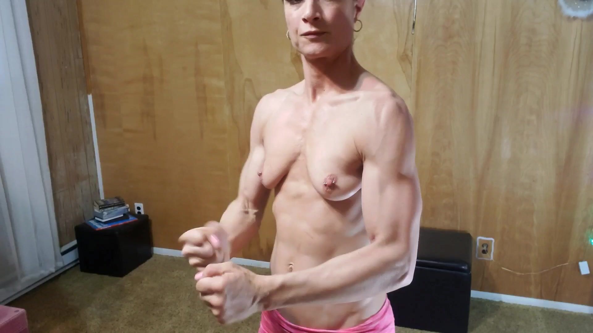 TQ Rica - Shredded Oiled Flexing