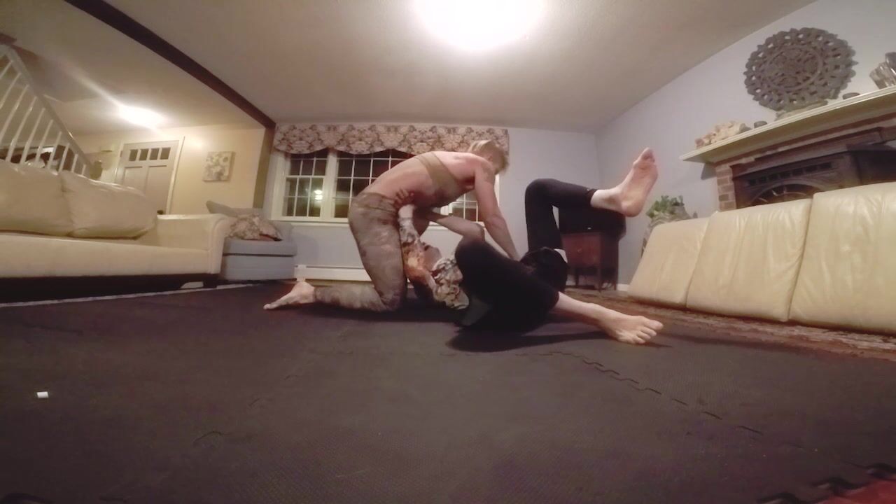 MIXED WRESTLING MERCILESS AVA