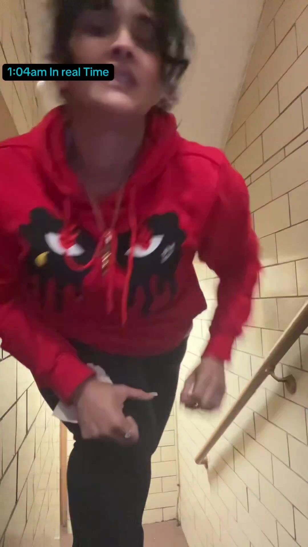 Bbw stairway pee