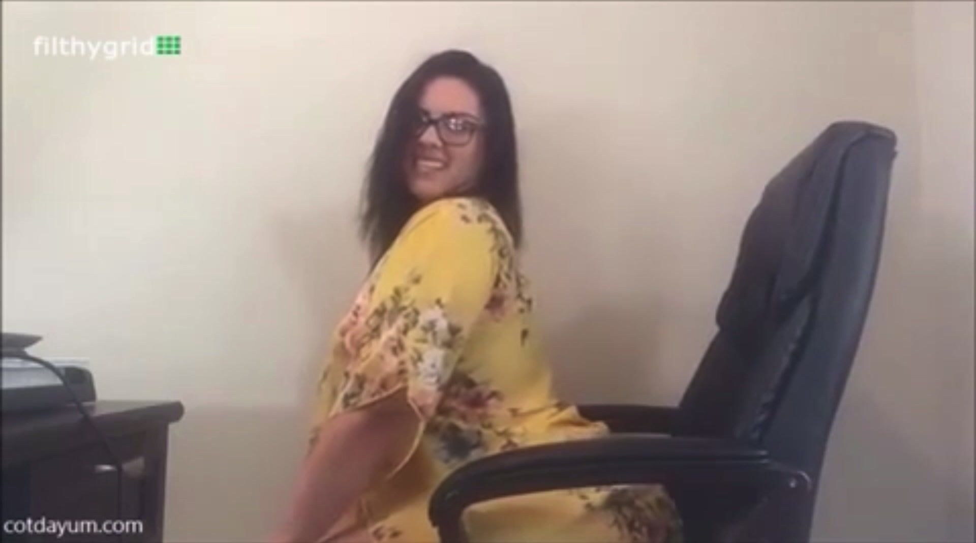 Selena Loca Fart In Yellow Dress