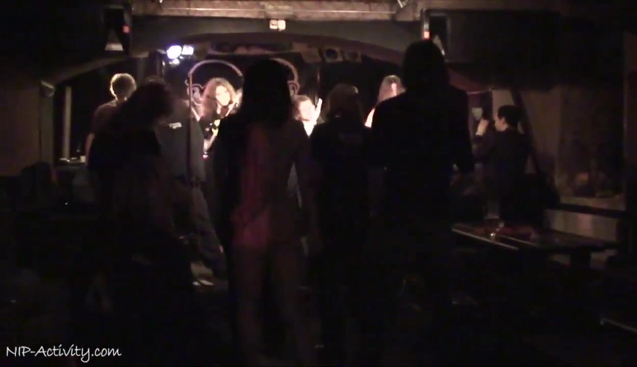 Nikol_Nude_in_Public_in_bar