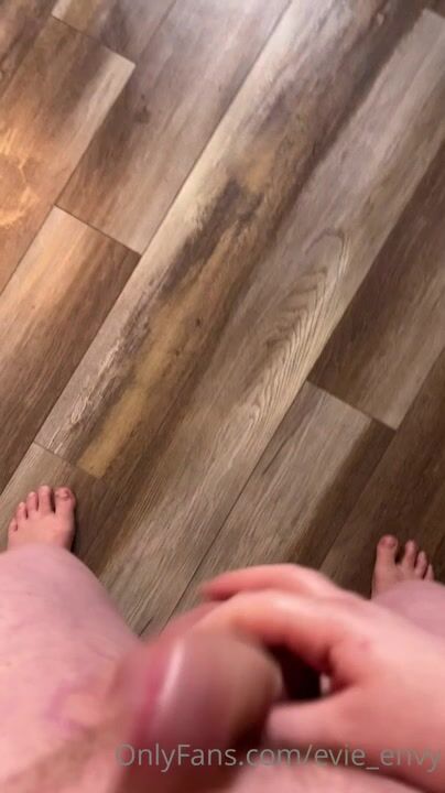 Evie Love - Solo cumshot #4