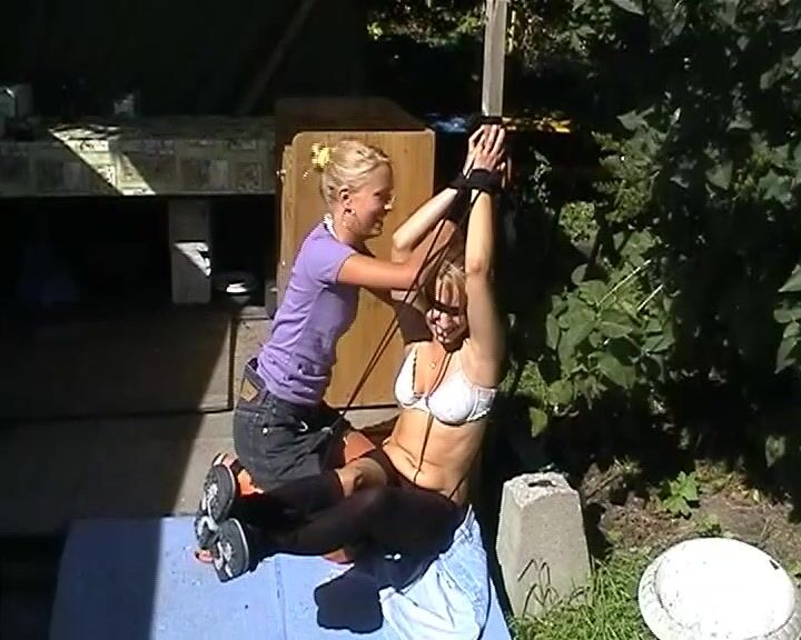 Malou & Sofie - Outdoor Ripped Pantyhose