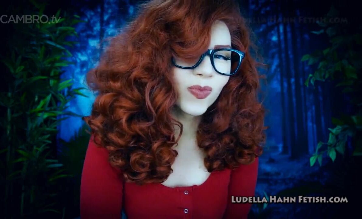 Ludella Hahn Giantess Growth