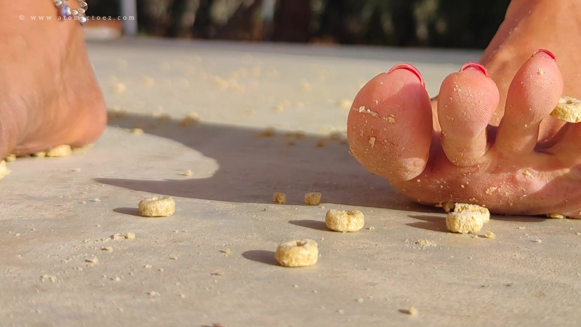 AtomicToez crush cheerios and tinies