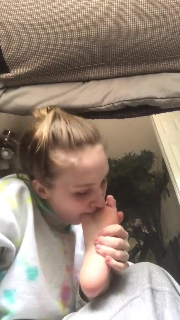 Self footlick
