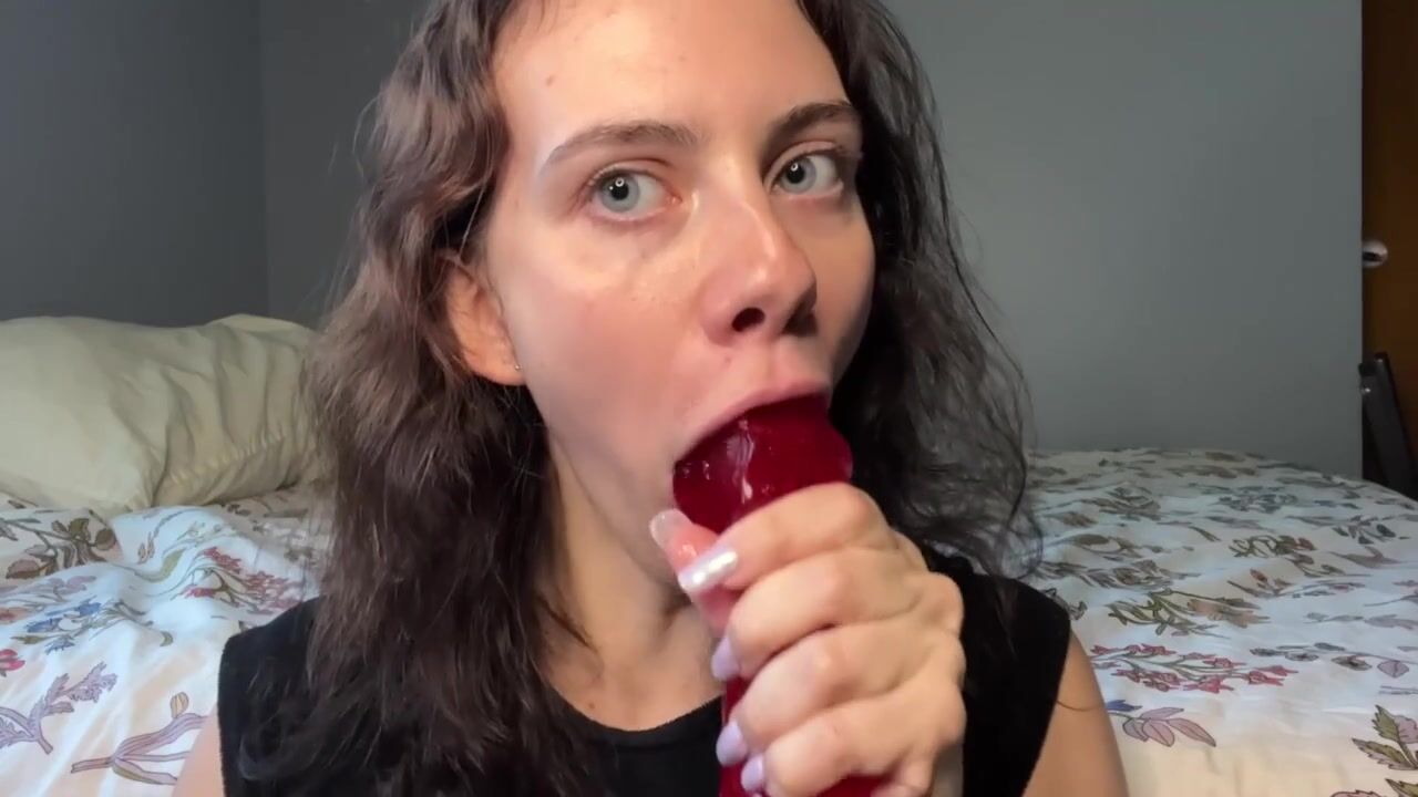 suck-a-saurus giant gummy worm sloppy sucking!!!