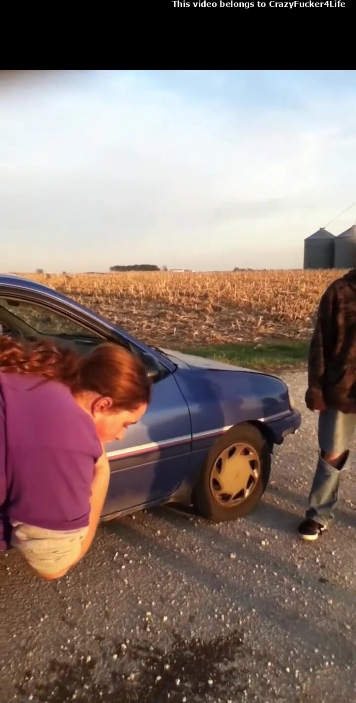 Women gagging and puking vomiting