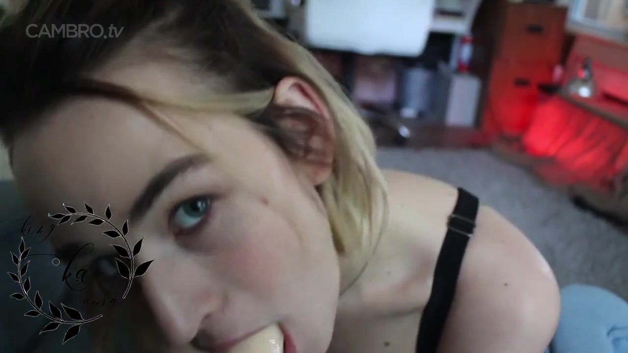auroraxoxo gf helps relax after work