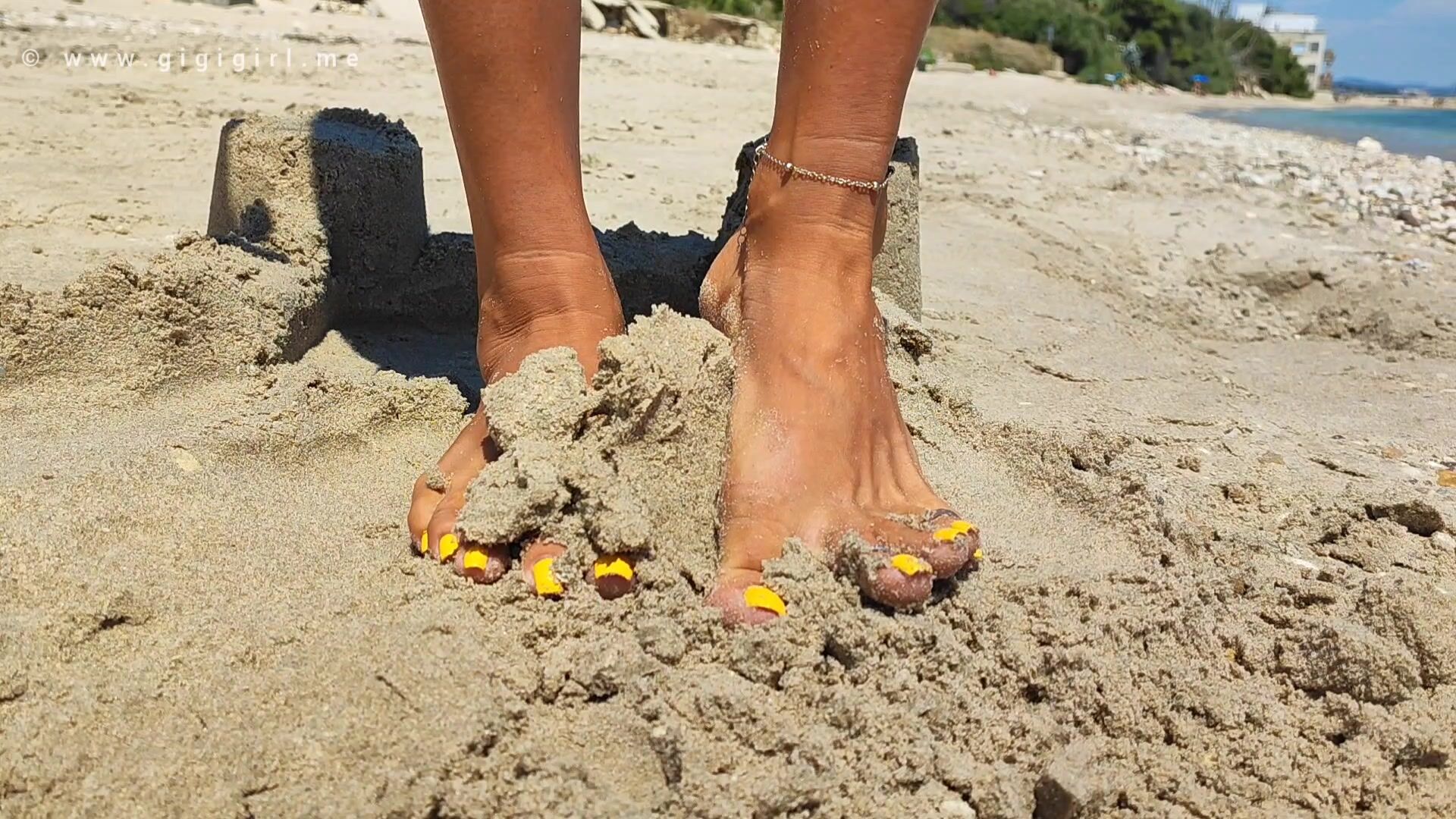 AtomicToez sandcastle crush