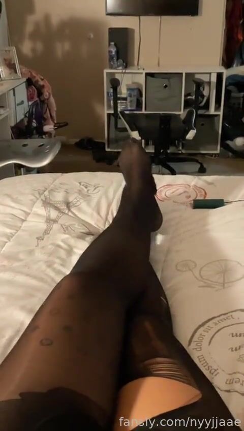 NJ legs and feet joi