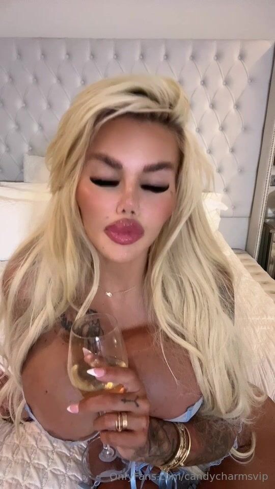 Candy Charms drinks Champagne
