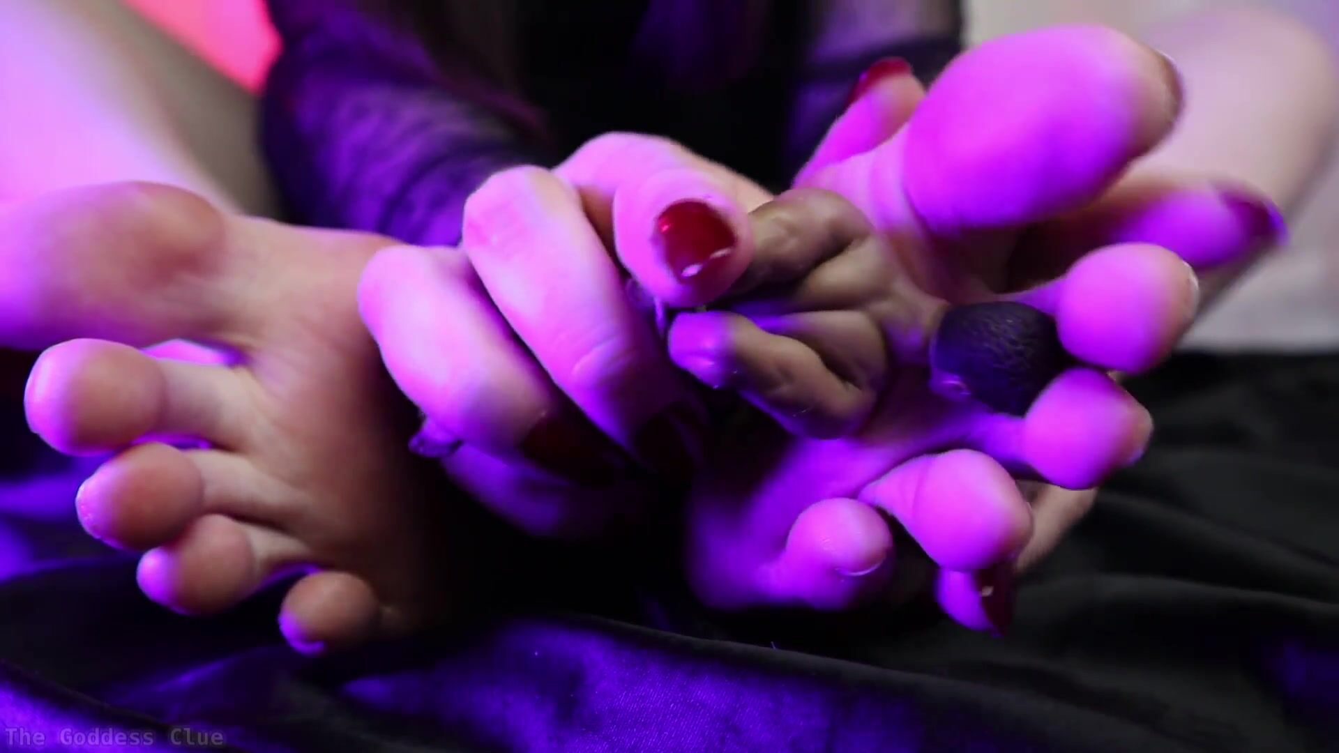 Goddess Clue - Foot Slave