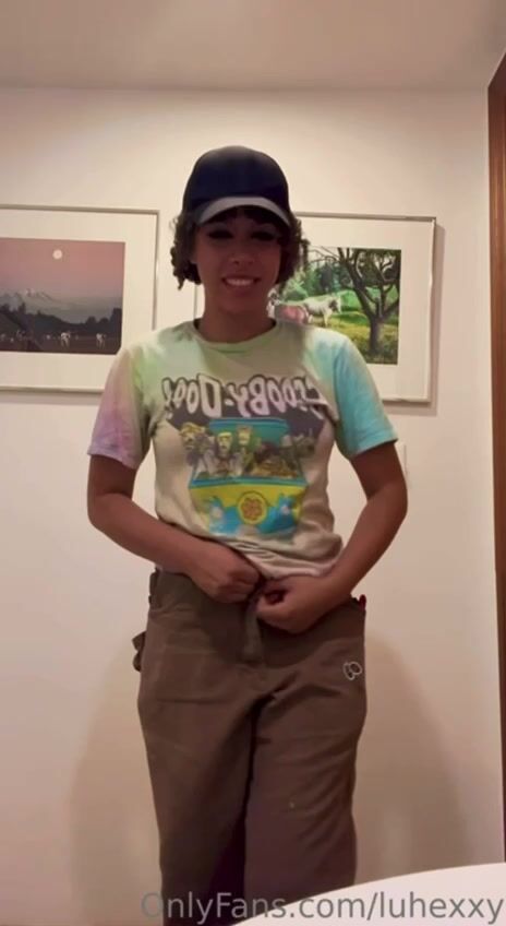 Ebony short fart