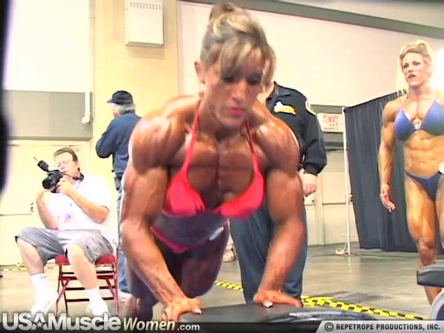 Gina Davis backstage 02
