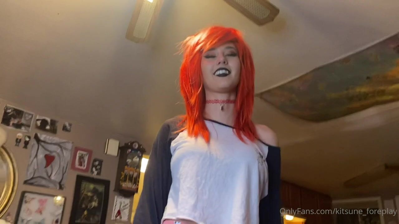 Scene Queen Babysitter Teaches you Manners With Taco Bell Farts