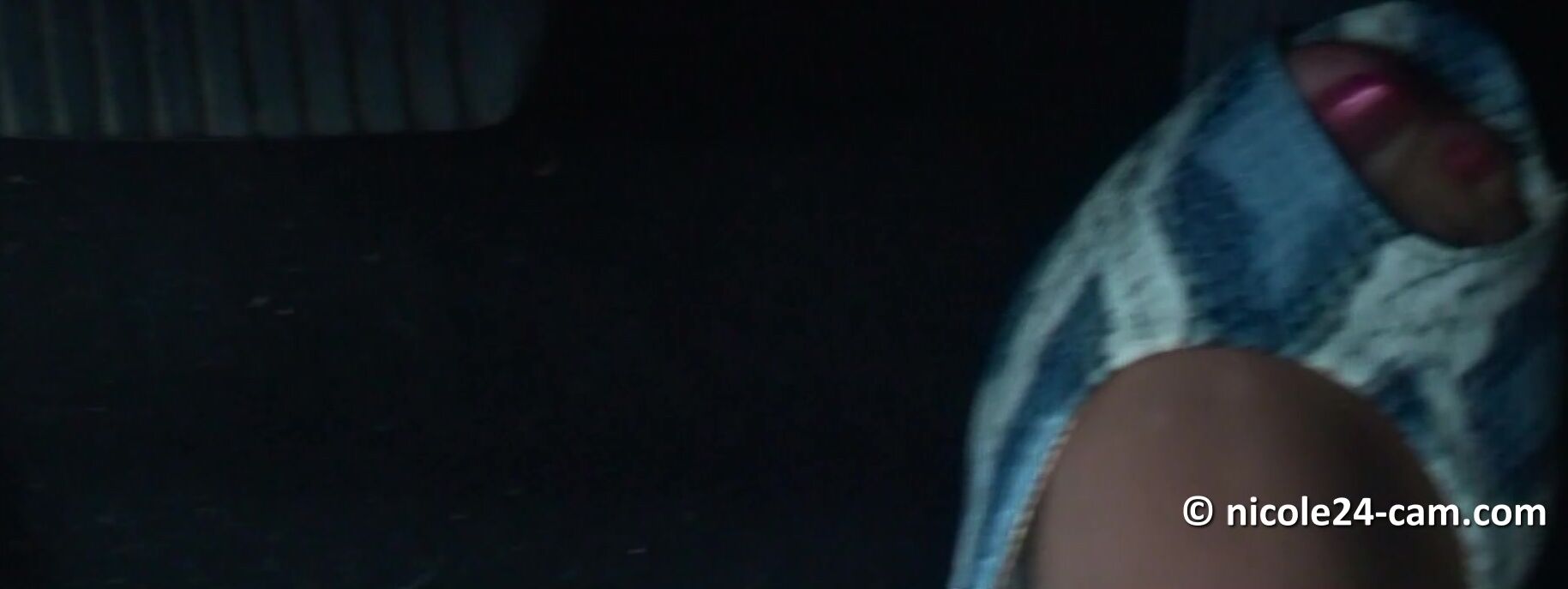 Nicole24-cam.com - 09_19_2012_Sexy_Peddal_Pumping