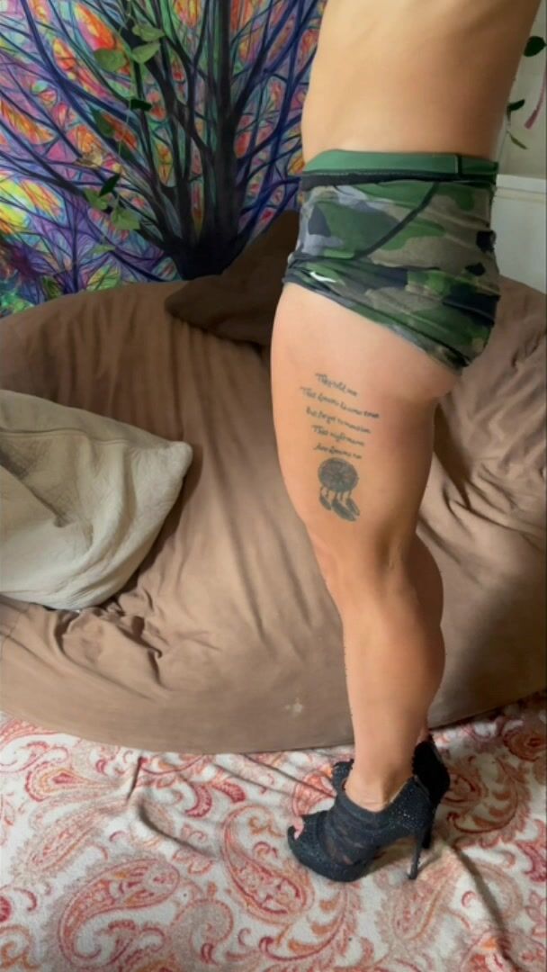 Kendra Heaux - Calves worship