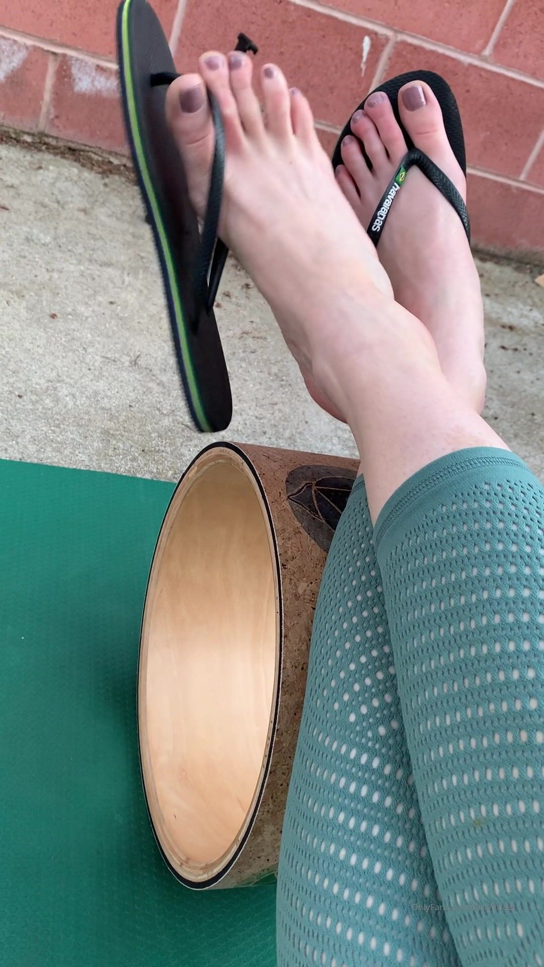 Yogi Nina 2 toes