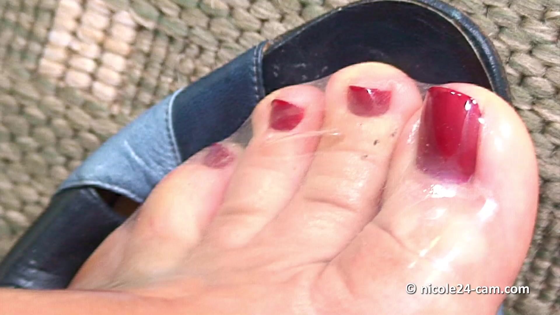 11_7_2011_Footjob_In_Rubber_Feet___Part_1