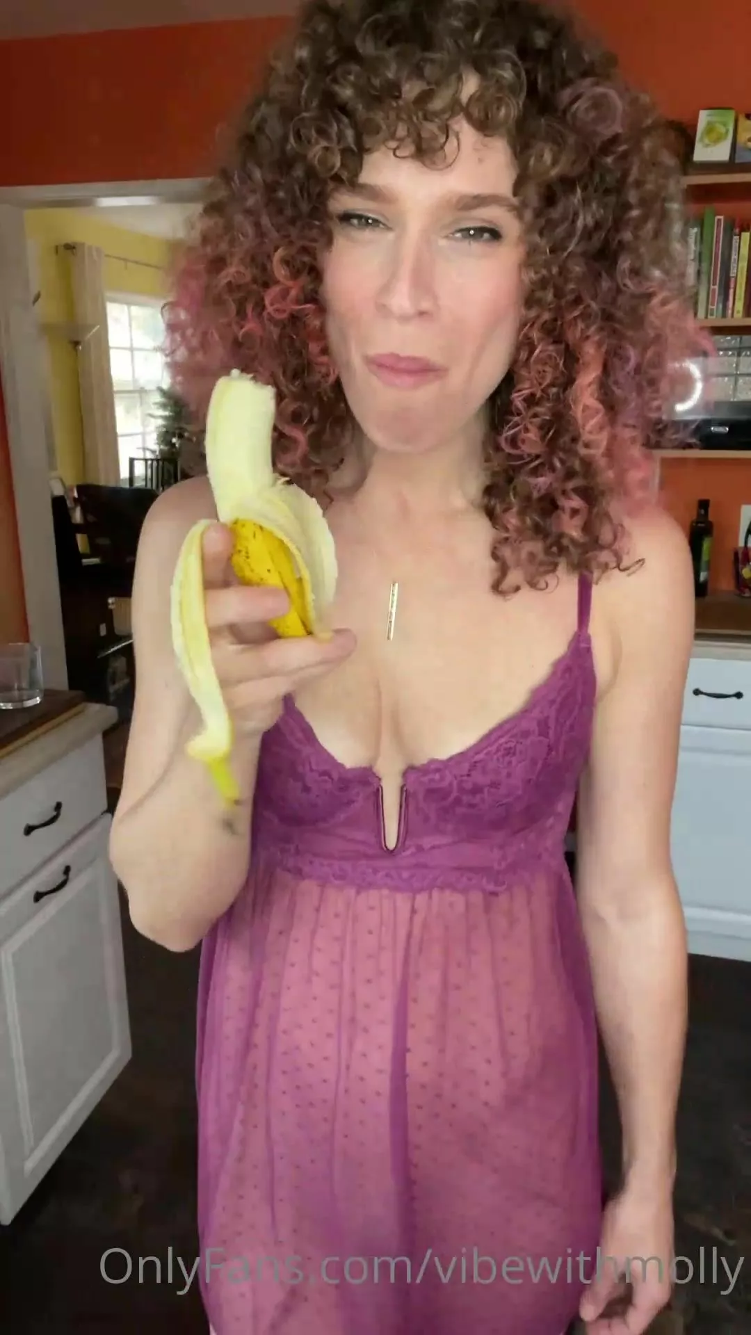 vibewithmolly 27 12 2020 Actual video evidence of how to eat a banana xxx onlyfans porn