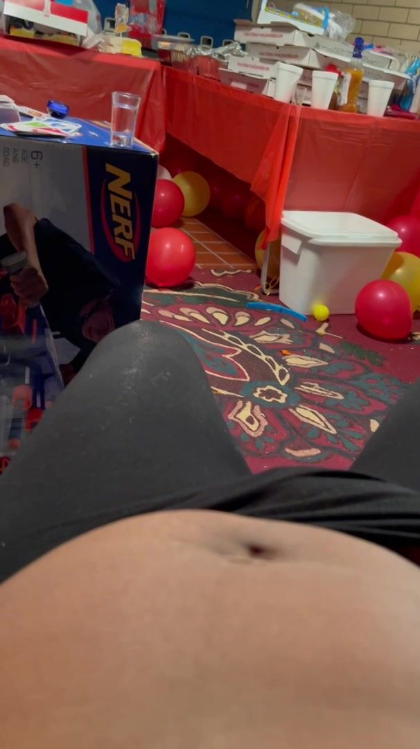 Tessa Tasty - Rubbing on myself in front of the fam