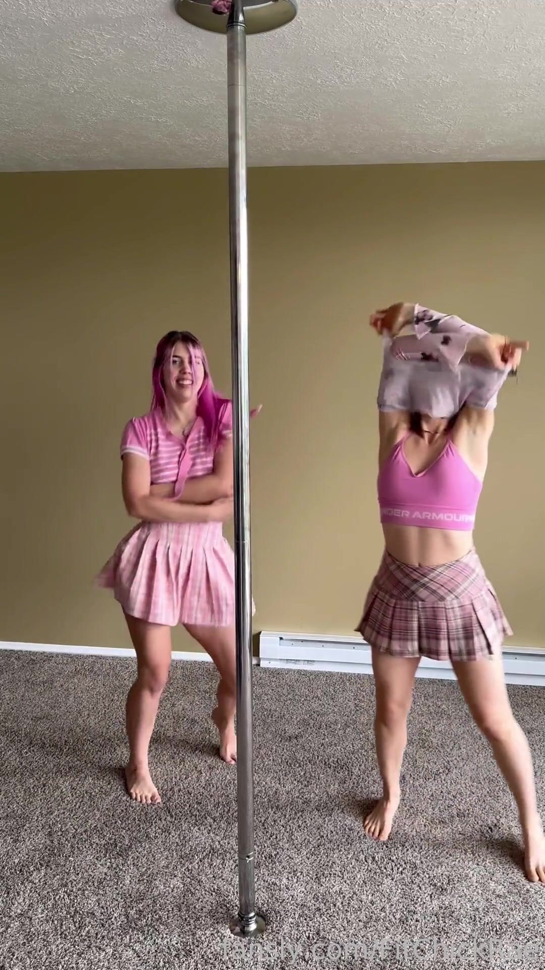 FitChickRae pole dance